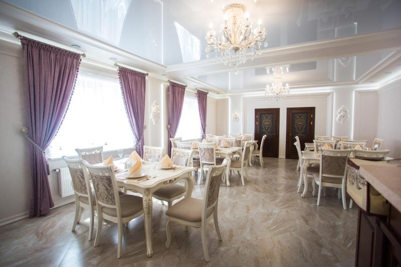 Hotel Port Royal à Tulchyn Extérieur photo